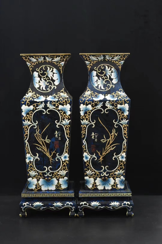 a pair of lacquer vase with flower of pingyao lacquerware